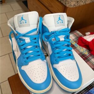 Jordan Sneakers in Blue and White